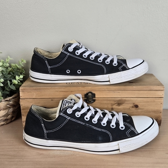 CTAS 10 Black Low Top Canvas Lace Up Sneakers Shoes Converse Unisex - Picture 1 of 12